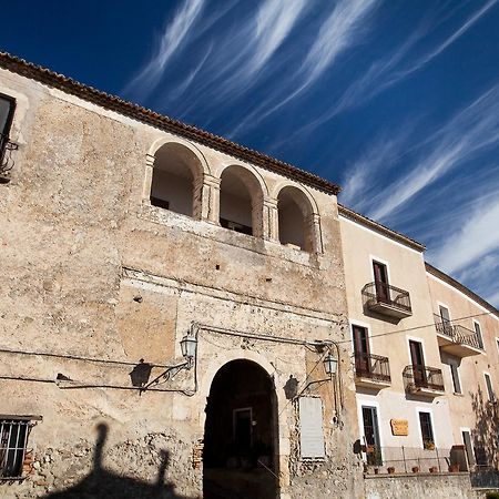 Castello Di Altomonte Hotel Exterior photo