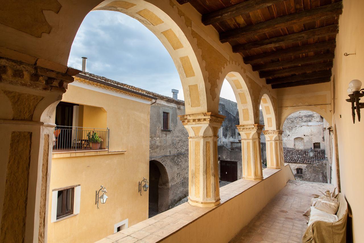 Castello Di Altomonte Hotel Exterior photo