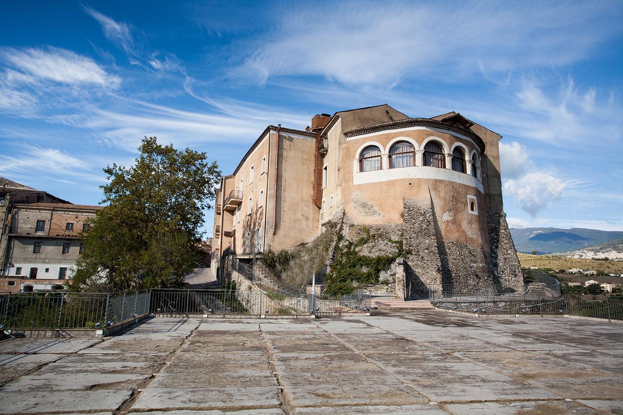Castello Di Altomonte Hotel Exterior photo