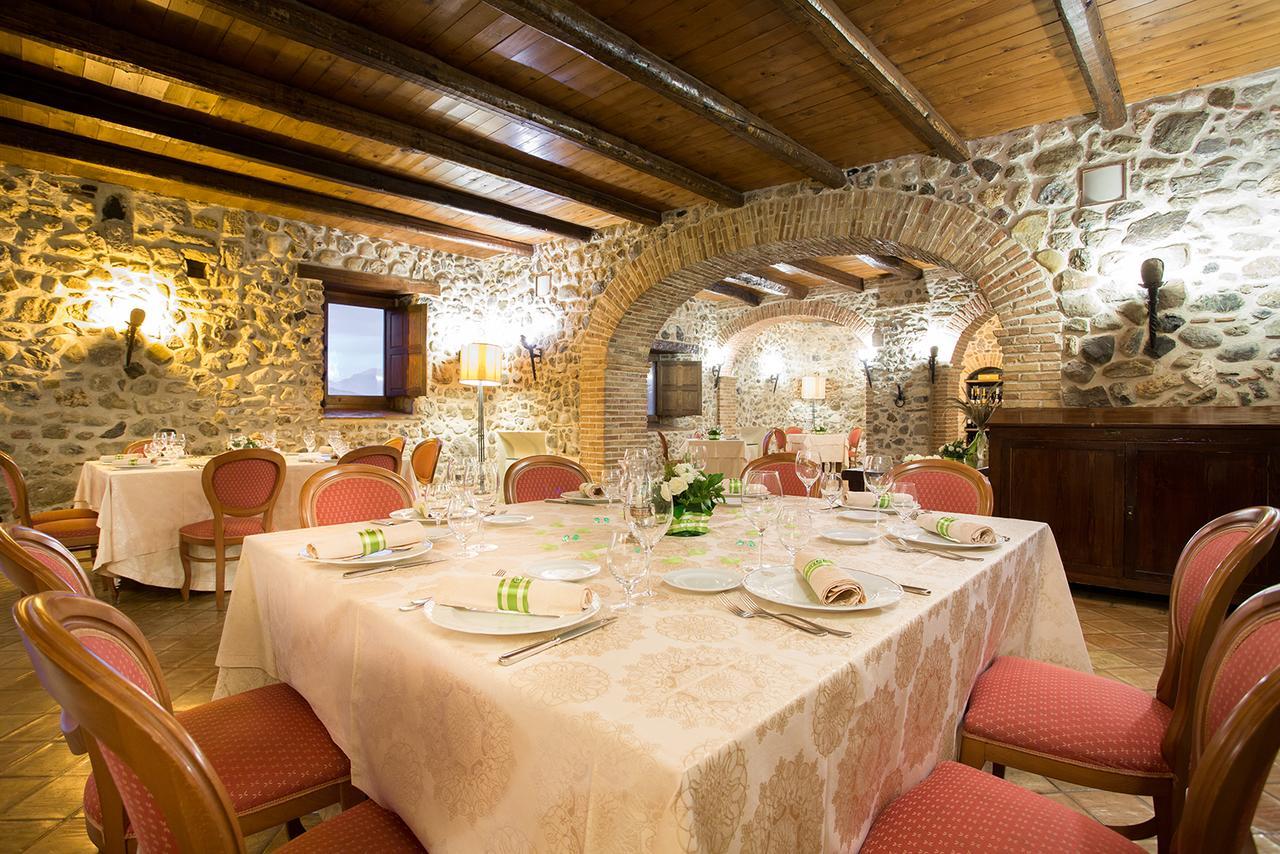 Castello Di Altomonte Hotel Exterior photo