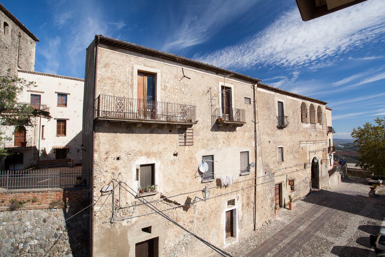 Castello Di Altomonte Hotel Exterior photo